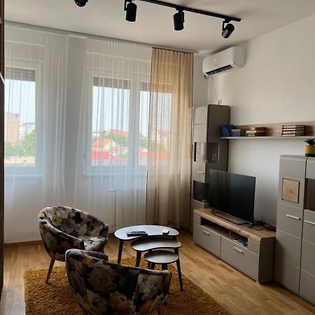 נובי סאד Apartment Charlie Private Parking מראה חיצוני תמונה