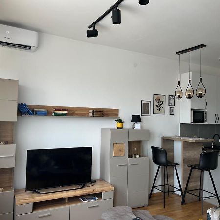 נובי סאד Apartment Charlie Private Parking מראה חיצוני תמונה