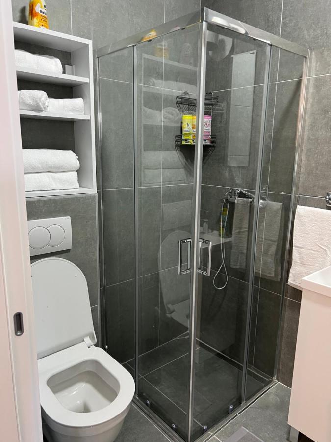 נובי סאד Apartment Charlie Private Parking מראה חיצוני תמונה