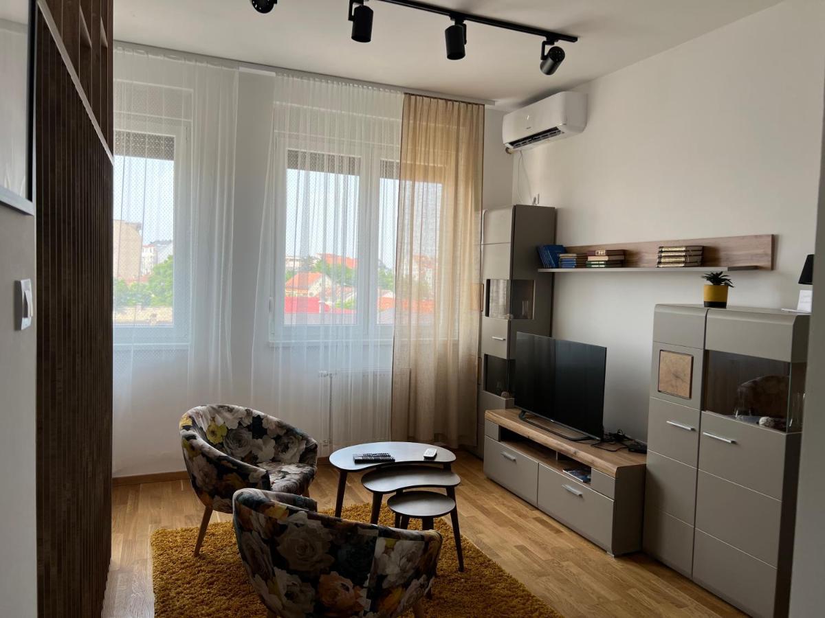נובי סאד Apartment Charlie Private Parking מראה חיצוני תמונה