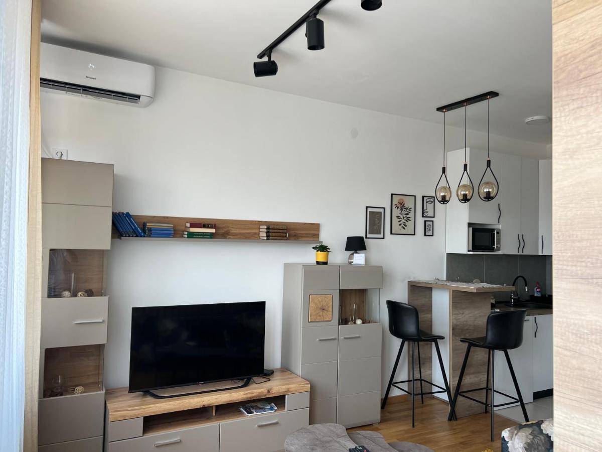 נובי סאד Apartment Charlie Private Parking מראה חיצוני תמונה